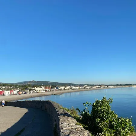 Hugo Mews Bright Lägenhet *